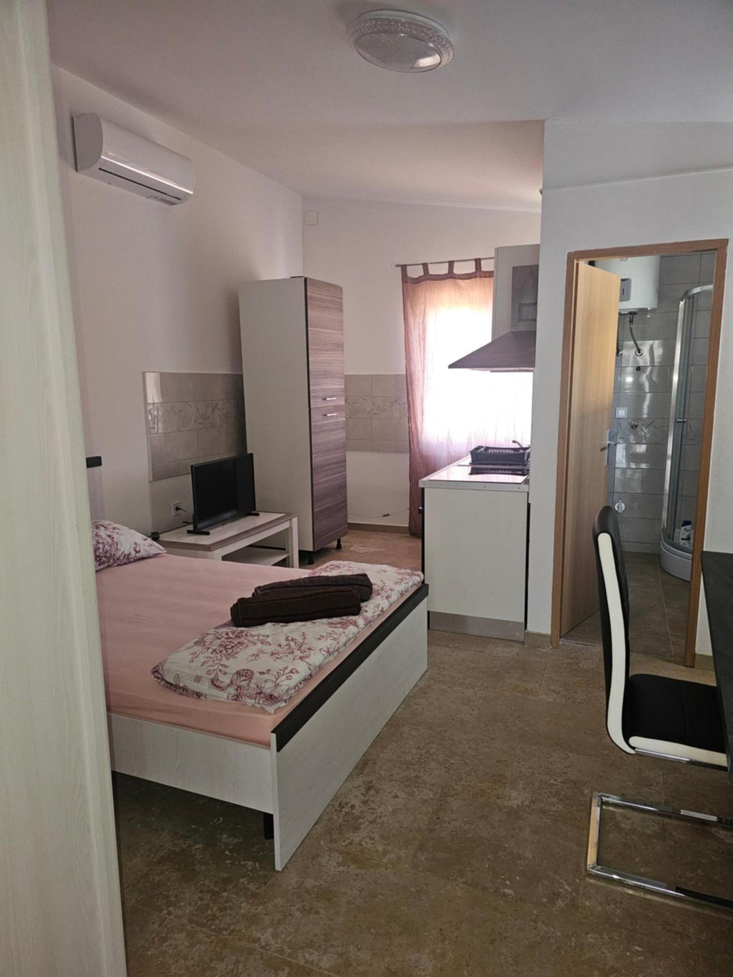 Marko 1 Bedroom Apartment-studio 4 Pula